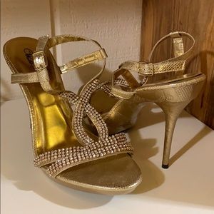 Gold tone Heels with stones